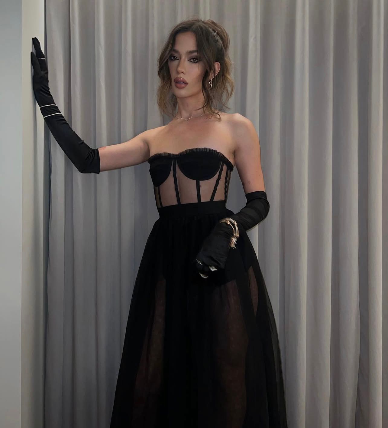 istanbul travestilerinden en çok takip edilen Kadıköy Travesti Ahu , En iyi ve Güçlü Seçim;